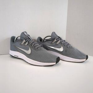 Nike Downshifter 9 Women's Gray Running Shoes, Size 10.5